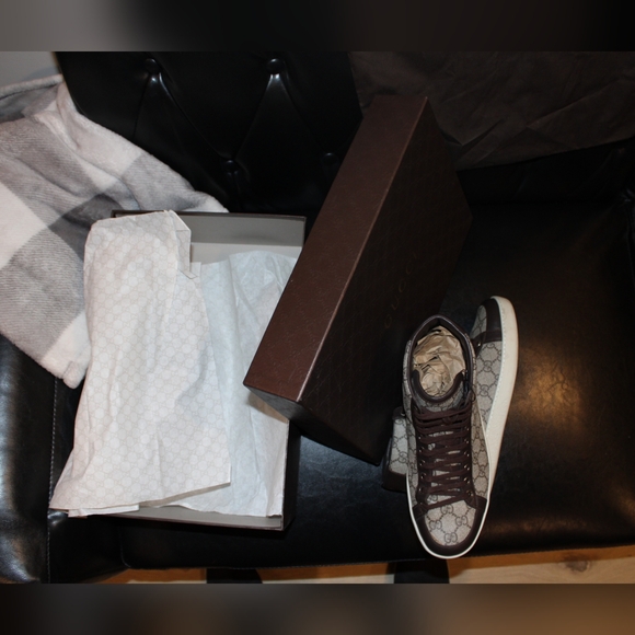 Pre loved Gucci shoes - Picture 4 of 8